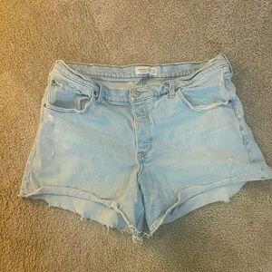 Abercrombie & Fitch The 90’s Baggy Short low rise
